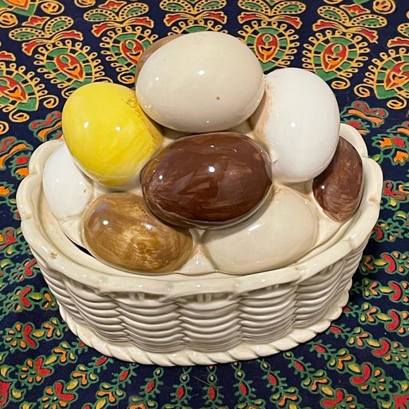 Vintage Armbee made in Japan ceramic egg basket with lid. EUC!! - Picture 4 of 16